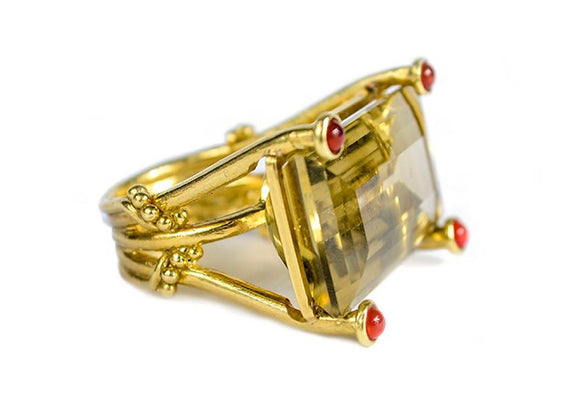 Anillo de oro amarillo 18k